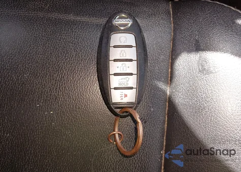 2017 Nissan Pathfinder Sl z USA, uszkodzony, nr VIN 5N1DR2MN1HC620676